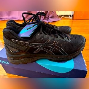 Men’s Asics sneakers